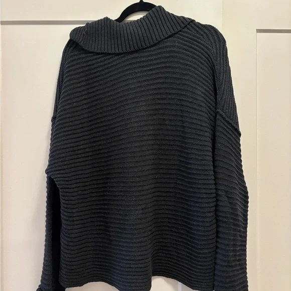 Free People Charcoal V-Neck Oversized Sweater - Picture 4 of 5